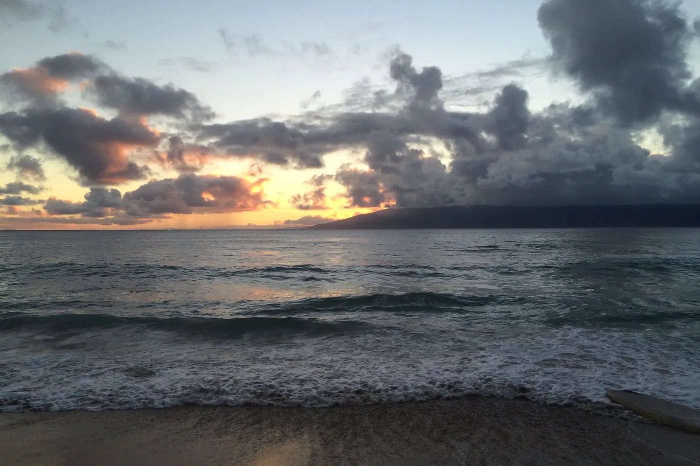 Vue lumineuse de Hawaï / Maui