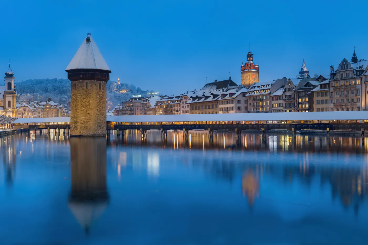 Vue lumineuse de Lucerne et Interlaken