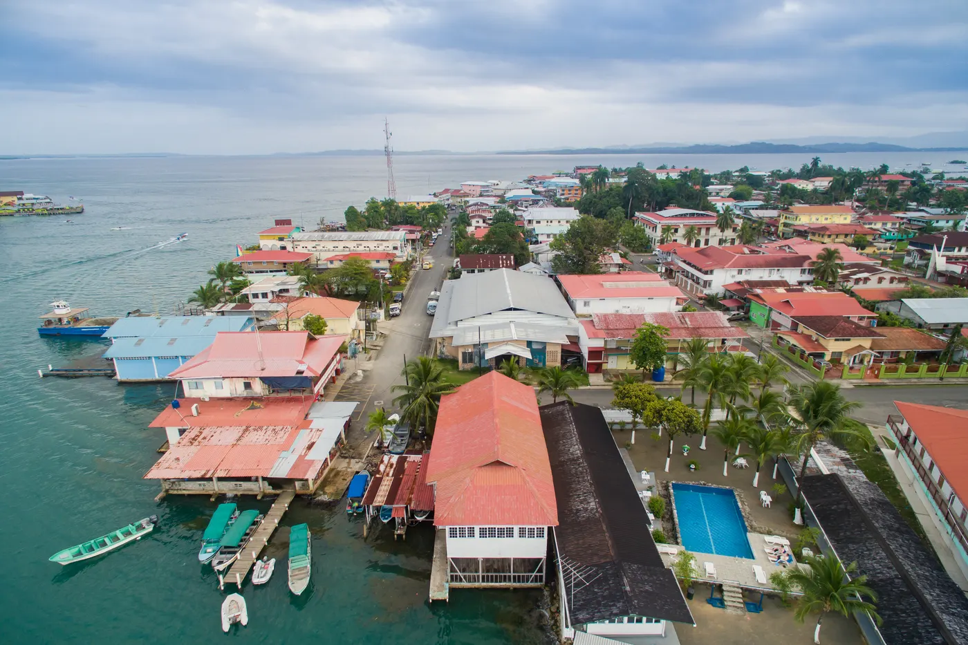 Vue lumineuse de Panama / Panamá et Bocas del Toro