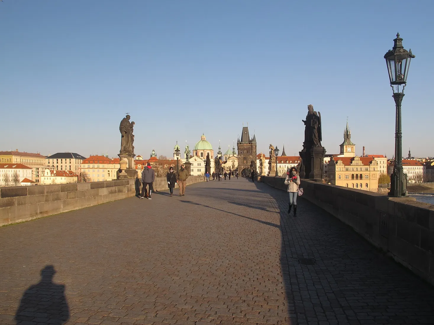 Vue lumineuse de Prague